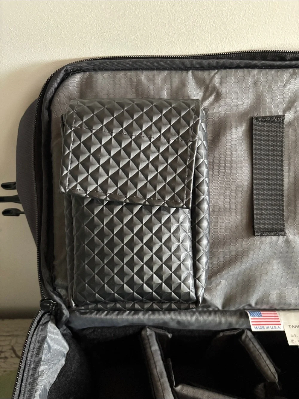 Tamrac Pro Camera Equipment Bag Adjustable Interior Travel Photography 17x11x10